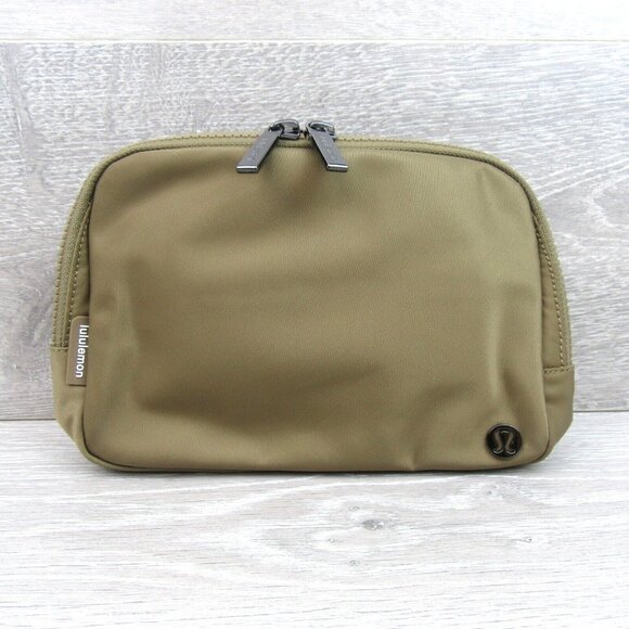 Lululemon Everywhere Belt Bag Large Artifact (2L) Travel Vacation NEW - Picture 2 of 15